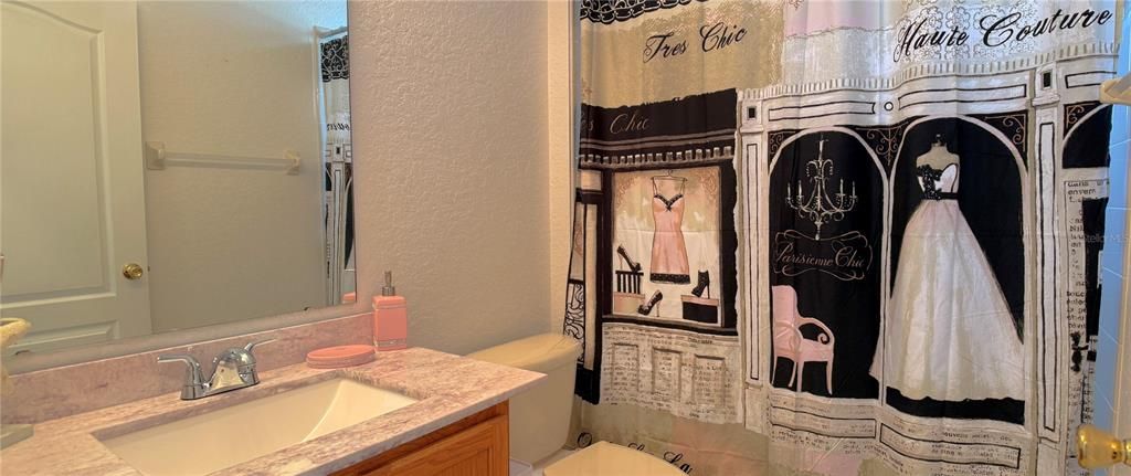 En Renta: $2,700 (4 camas, 3 baños, 1919 Pies cuadrados)