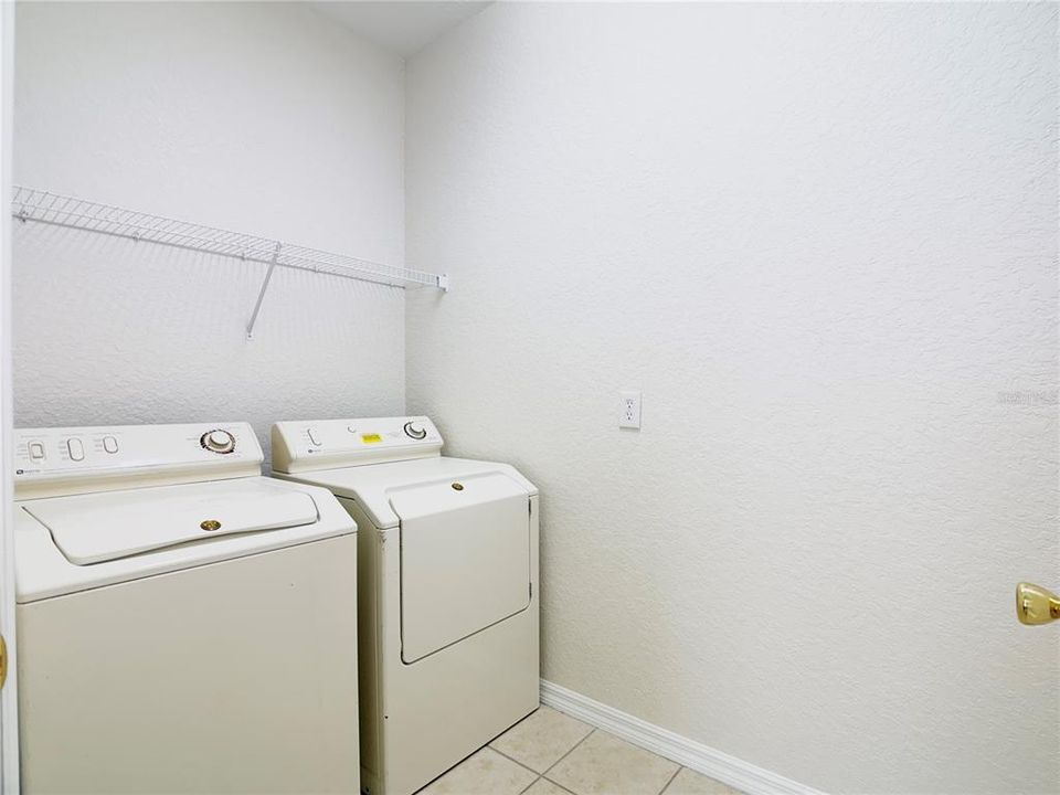 Active With Contract: $2,400 (4 beds, 3 baths, 1919 Square Feet)