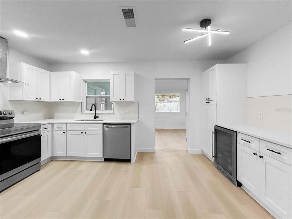 На продажу: $420,000 (3 спален, 2 ванн, 1200 Квадратных фут)