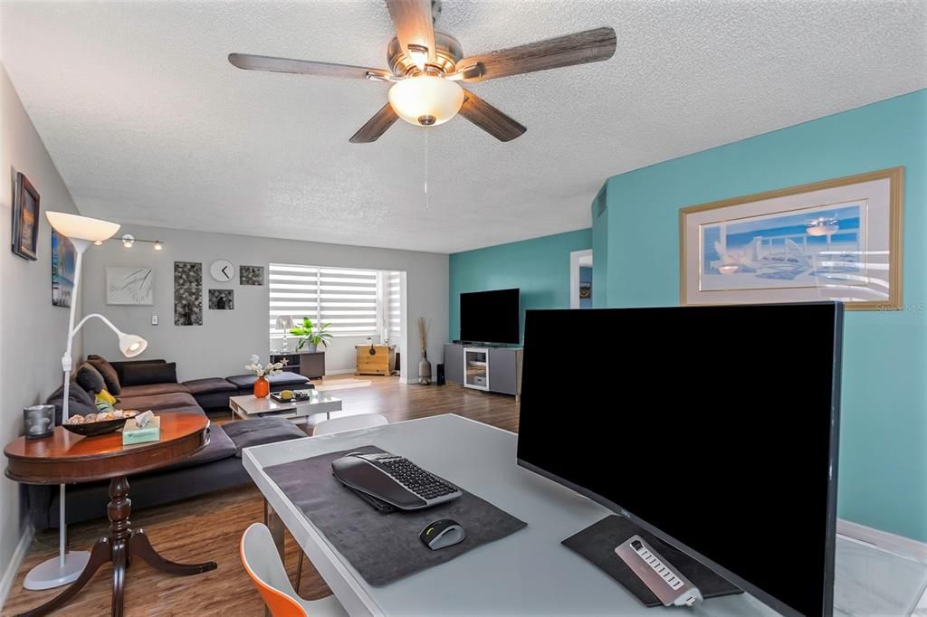 For Sale: $169,900 (2 beds, 2 baths, 1075 Square Feet)