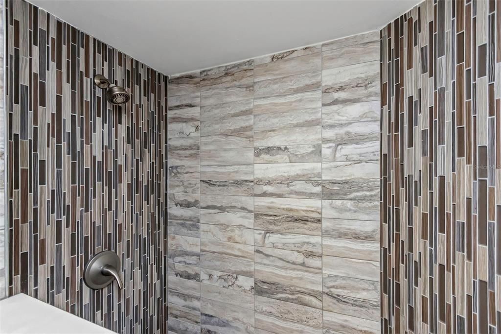 For Sale: $169,900 (2 beds, 2 baths, 1075 Square Feet)