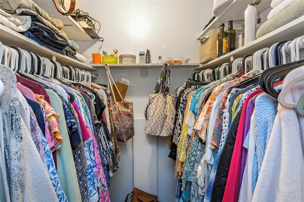 For Sale: $169,900 (2 beds, 2 baths, 1075 Square Feet)