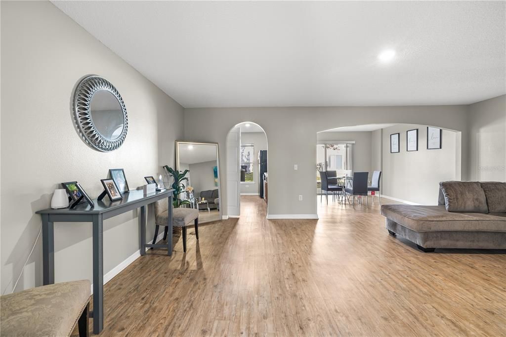 待售: $280,000 (3 贝兹, 2 浴室, 1703 平方英尺)