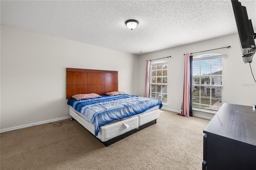 待售: $280,000 (3 贝兹, 2 浴室, 1703 平方英尺)