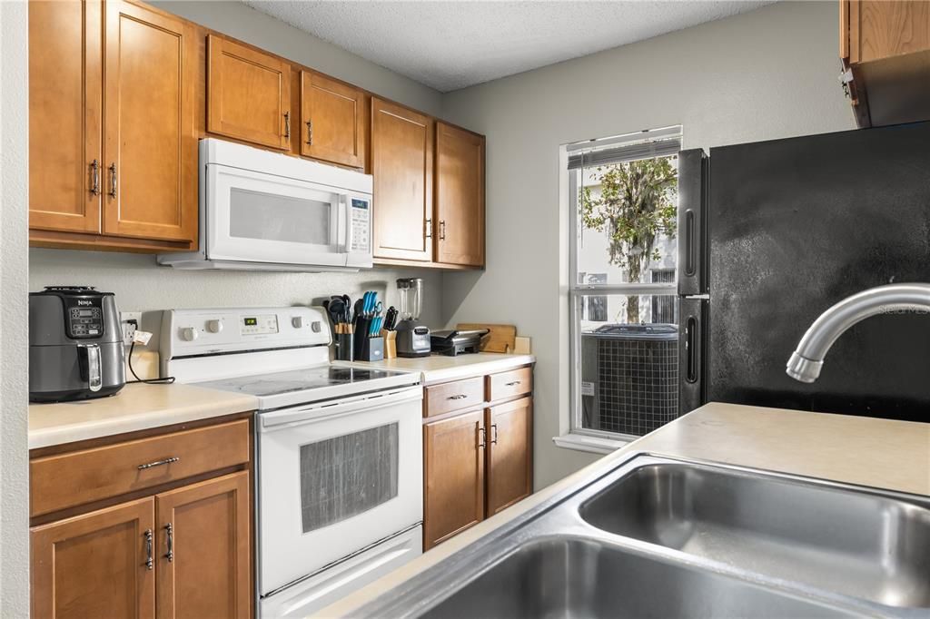 待售: $280,000 (3 贝兹, 2 浴室, 1703 平方英尺)