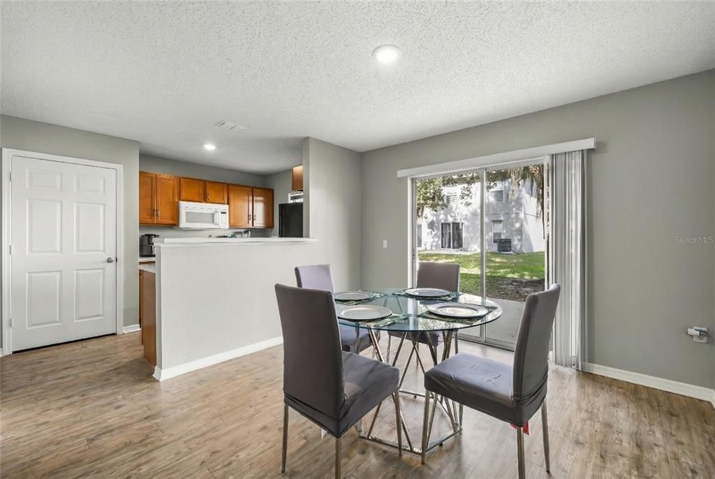 待售: $280,000 (3 贝兹, 2 浴室, 1703 平方英尺)