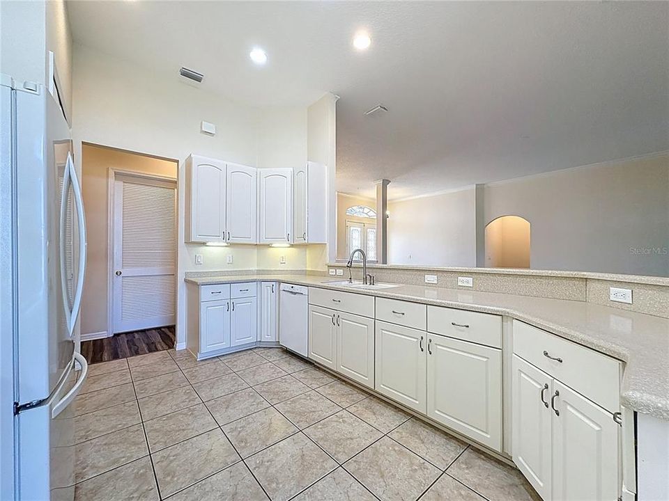 待售: $435,000 (3 贝兹, 2 浴室, 2511 平方英尺)