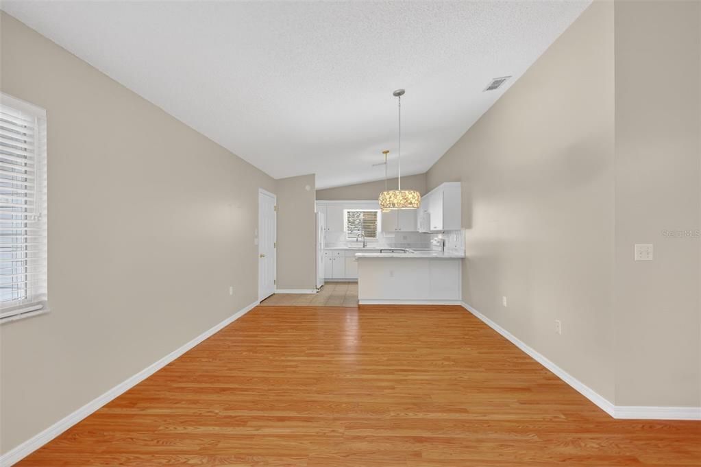 На продажу: $245,000 (3 спален, 2 ванн, 1766 Квадратных фут)