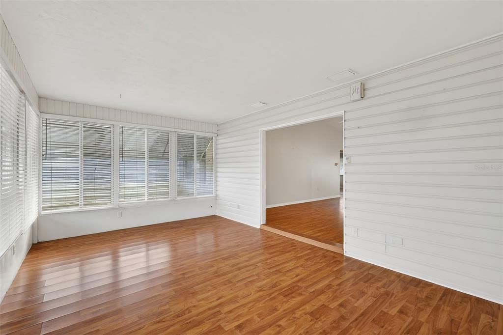 На продажу: $245,000 (3 спален, 2 ванн, 1766 Квадратных фут)