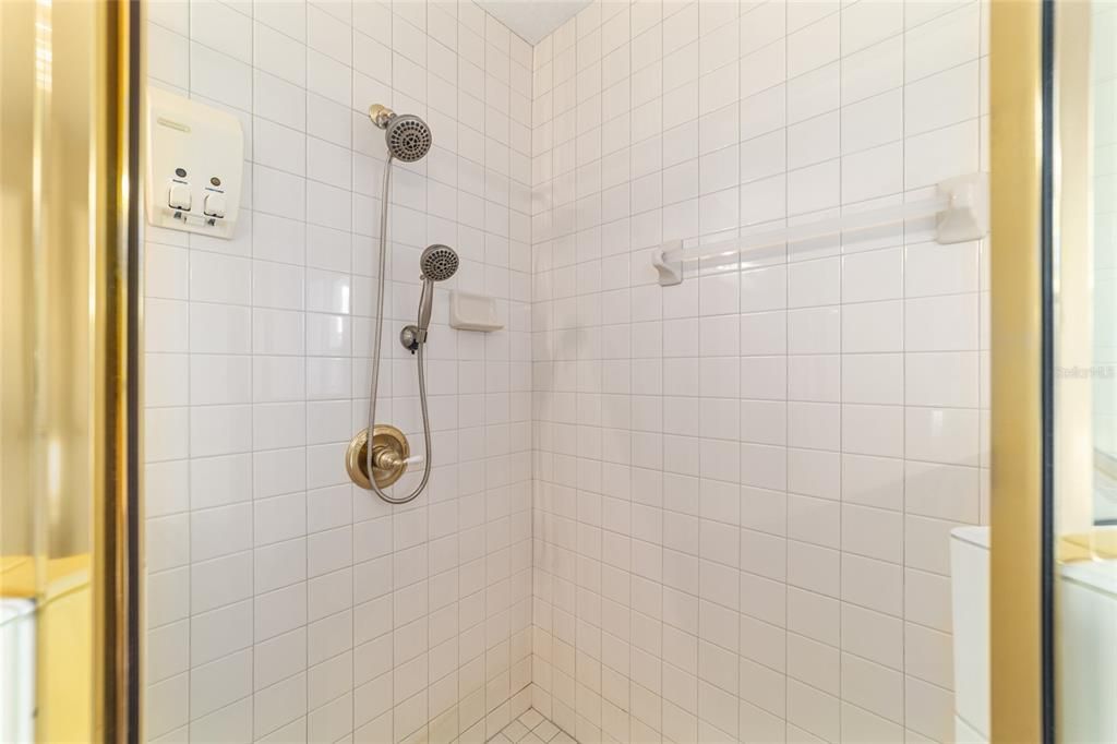 待售: $411,750 (3 贝兹, 2 浴室, 2342 平方英尺)