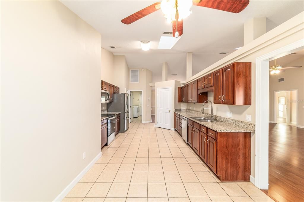 待售: $411,750 (3 贝兹, 2 浴室, 2342 平方英尺)