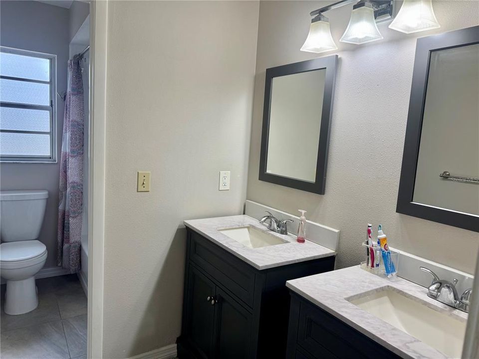 На продажу: $329,900 (3 спален, 2 ванн, 1524 Квадратных фут)