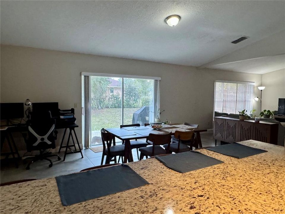 На продажу: $329,900 (3 спален, 2 ванн, 1524 Квадратных фут)