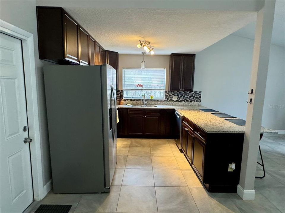 На продажу: $329,900 (3 спален, 2 ванн, 1524 Квадратных фут)