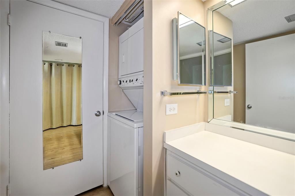 出租: $2,600 (1 贝兹, 1 浴室, 885 平方英尺)