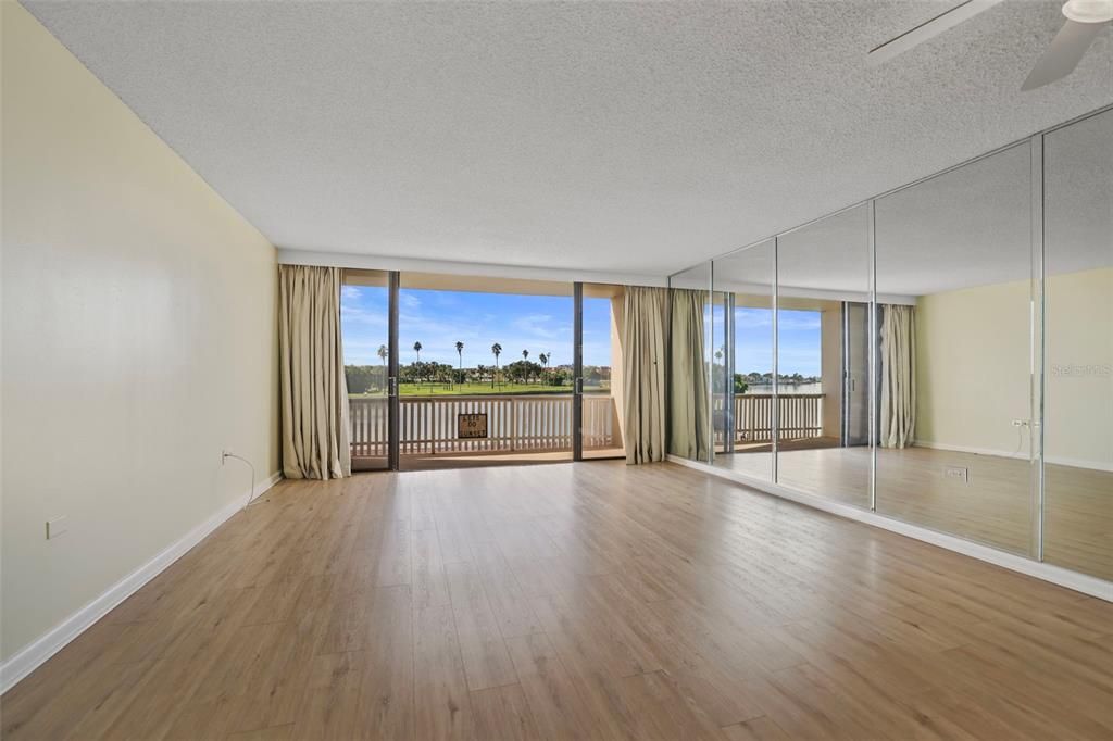 出租: $2,600 (1 贝兹, 1 浴室, 885 平方英尺)