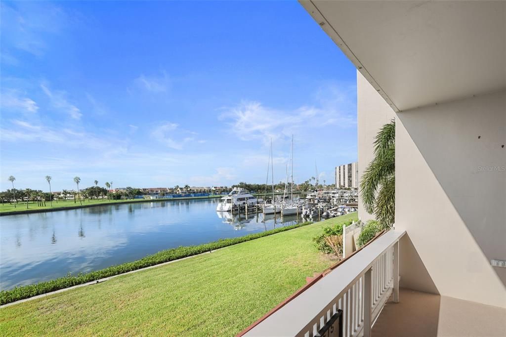 出租: $2,600 (1 贝兹, 1 浴室, 885 平方英尺)