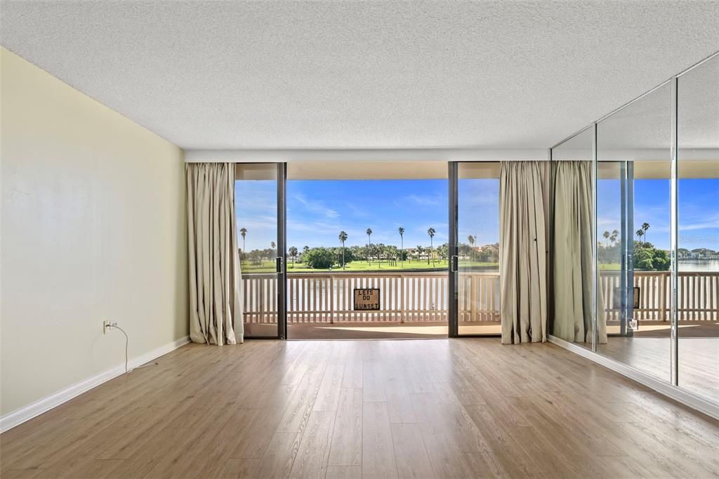 出租: $2,600 (1 贝兹, 1 浴室, 885 平方英尺)