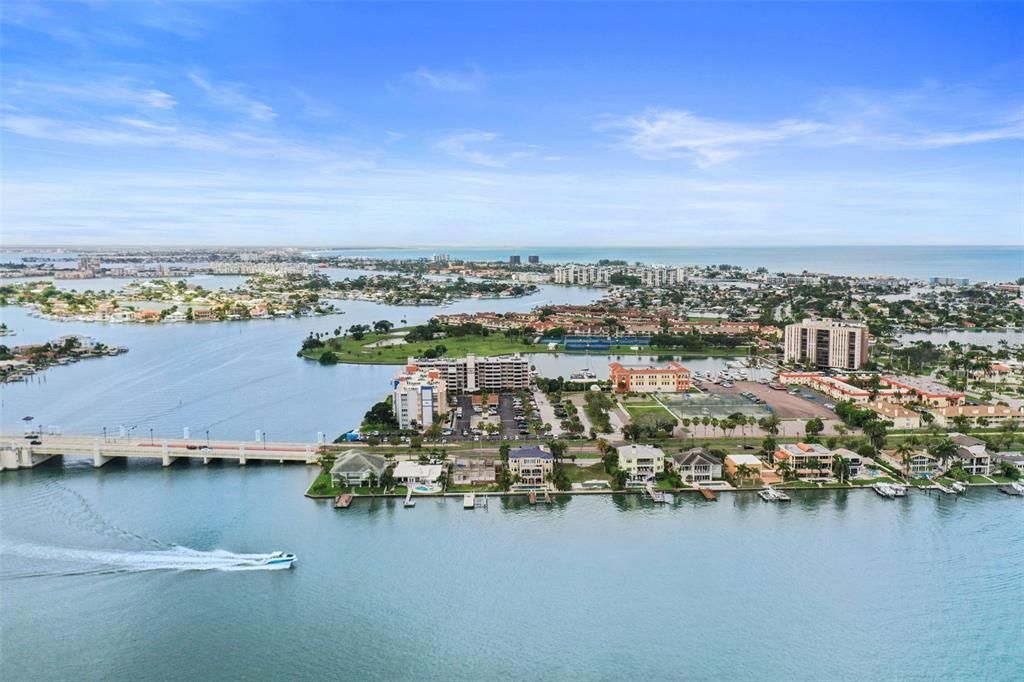 出租: $2,600 (1 贝兹, 1 浴室, 885 平方英尺)