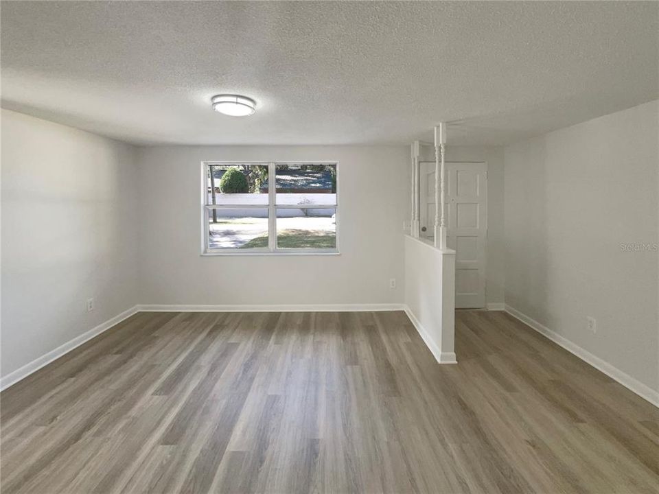 For Sale: $393,000 (3 beds, 2 baths, 1495 Square Feet)