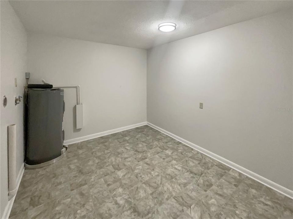 For Sale: $393,000 (3 beds, 2 baths, 1495 Square Feet)