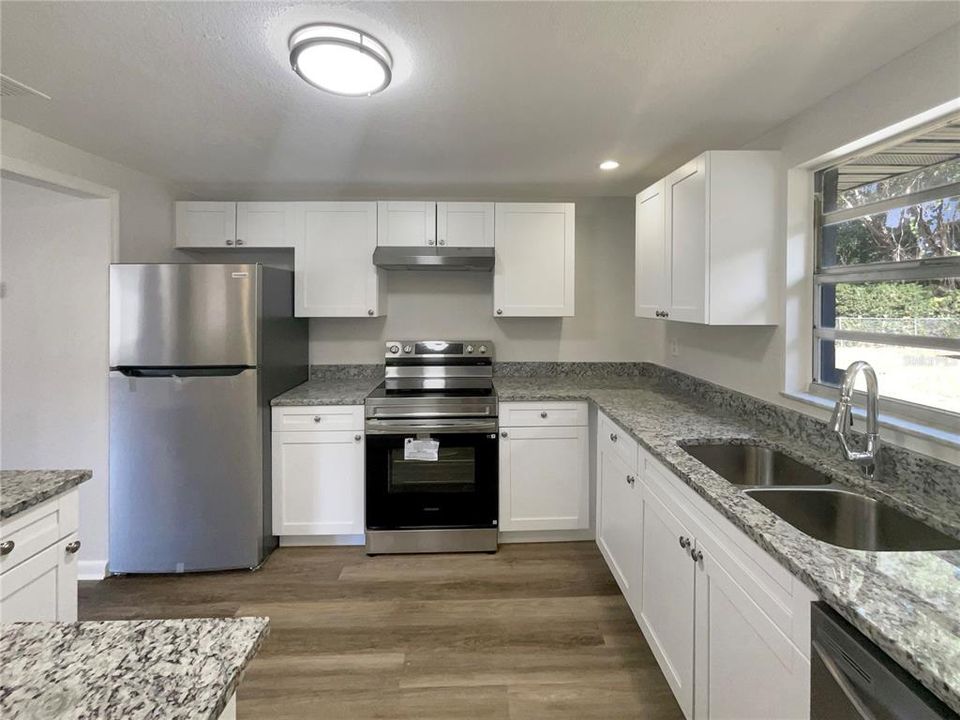 For Sale: $393,000 (3 beds, 2 baths, 1495 Square Feet)