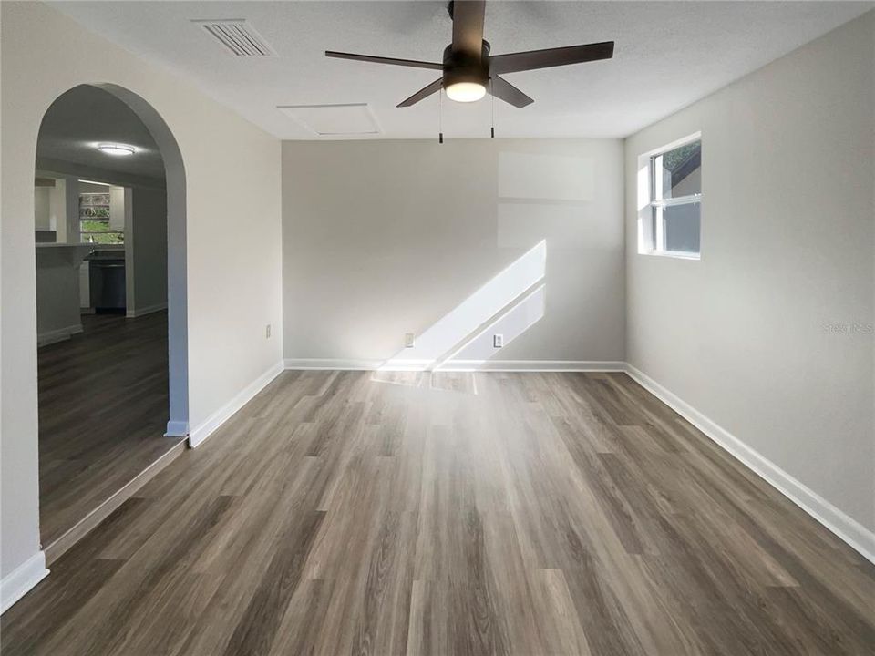 For Sale: $393,000 (3 beds, 2 baths, 1495 Square Feet)