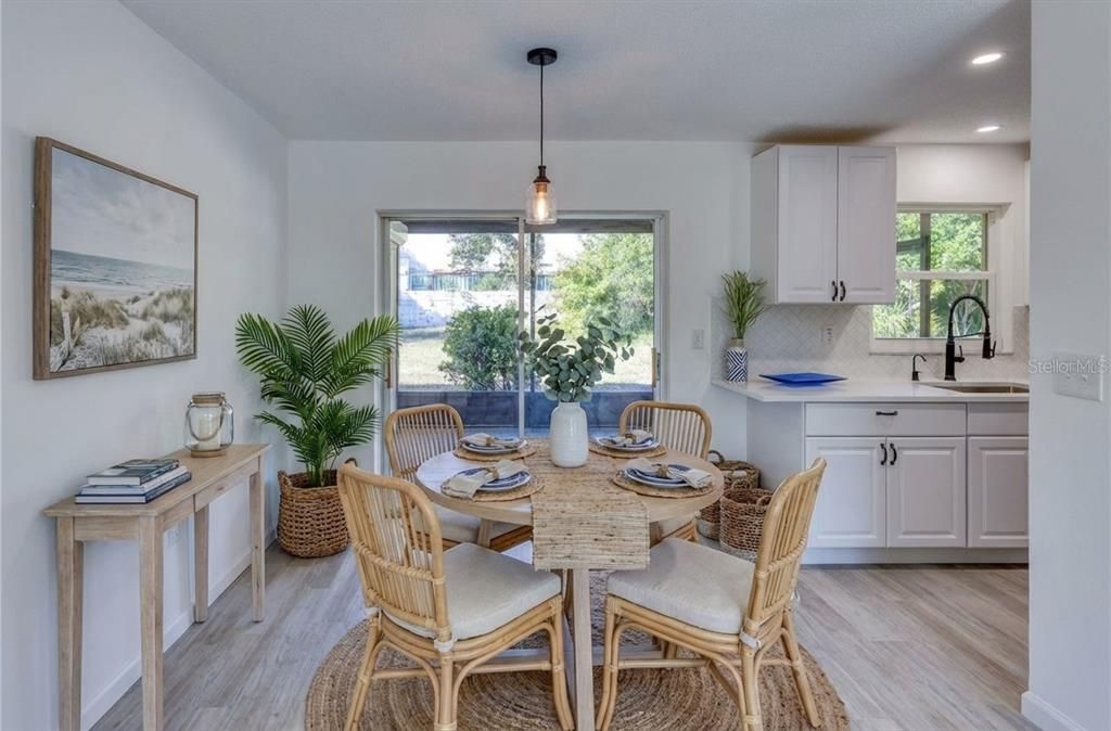 На продажу: $268,000 (2 спален, 1 ванн, 822 Квадратных фут)