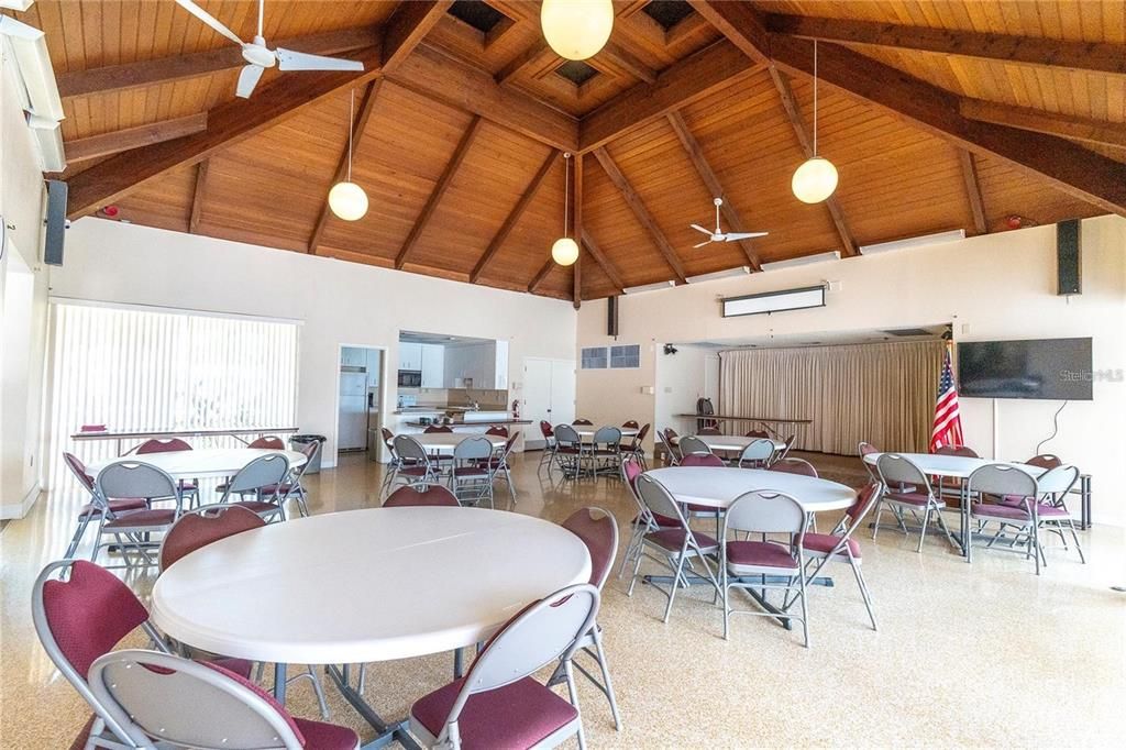 На продажу: $268,000 (2 спален, 1 ванн, 822 Квадратных фут)