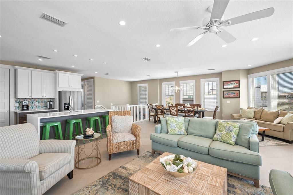 待售: $3,200,000 (6 贝兹, 4 浴室, 3103 平方英尺)