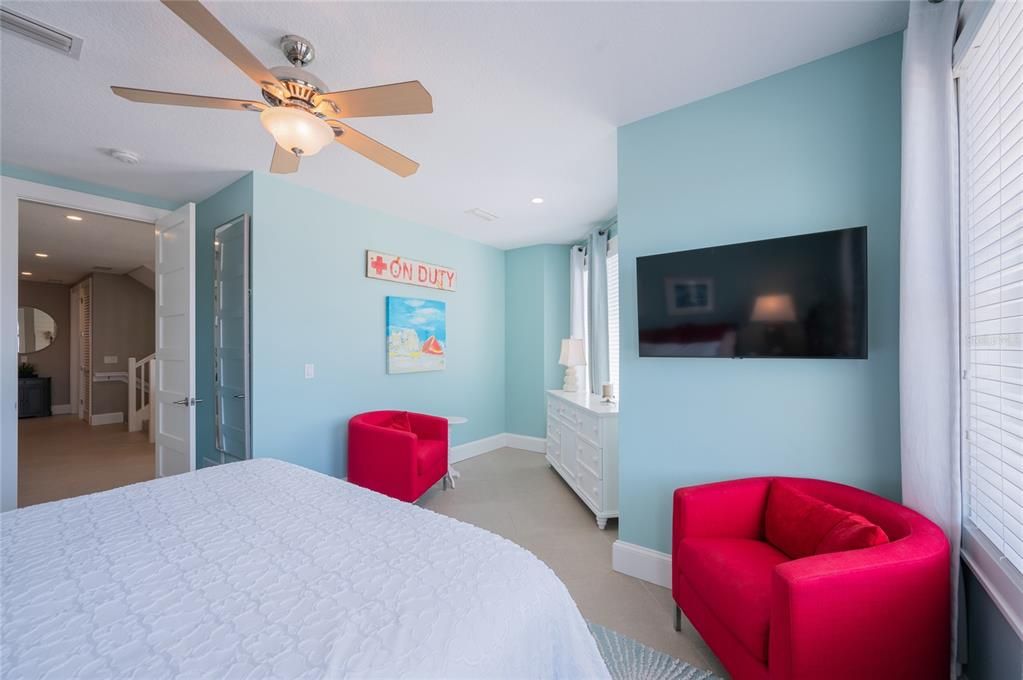 待售: $3,200,000 (6 贝兹, 4 浴室, 3103 平方英尺)