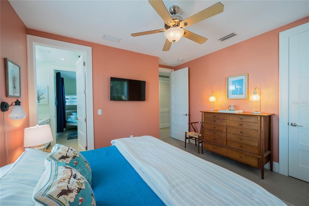 待售: $3,200,000 (6 贝兹, 4 浴室, 3103 平方英尺)