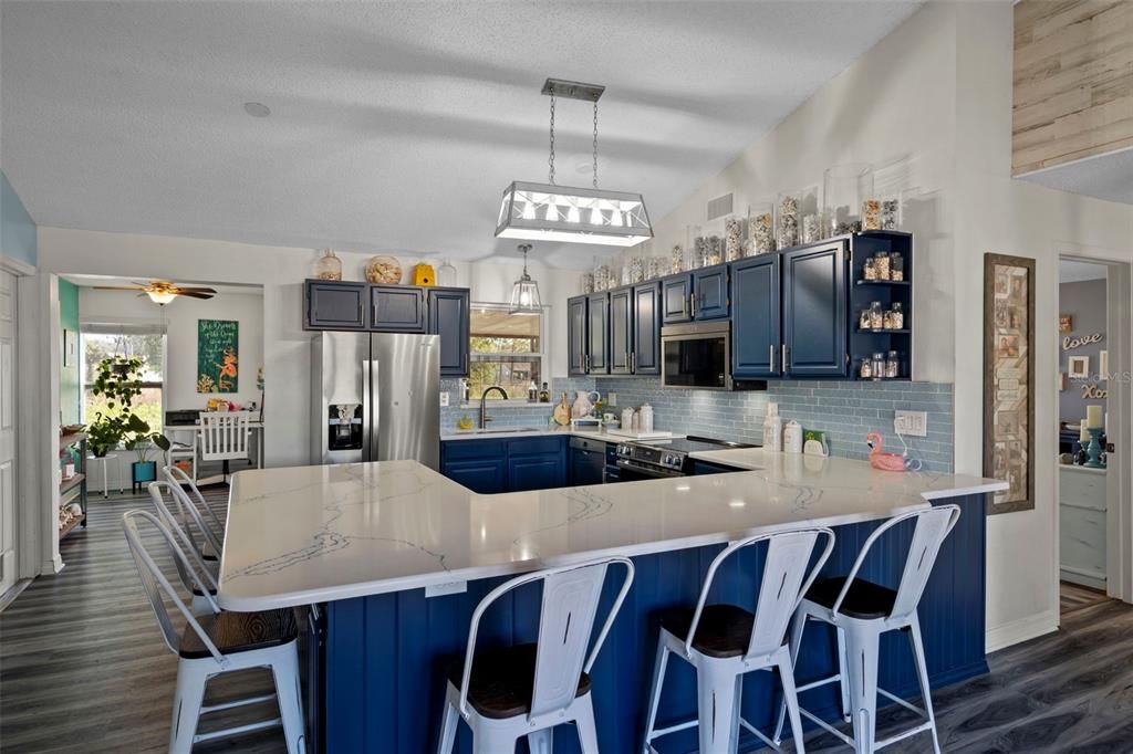 For Sale: $299,000 (3 beds, 2 baths, 1185 Square Feet)