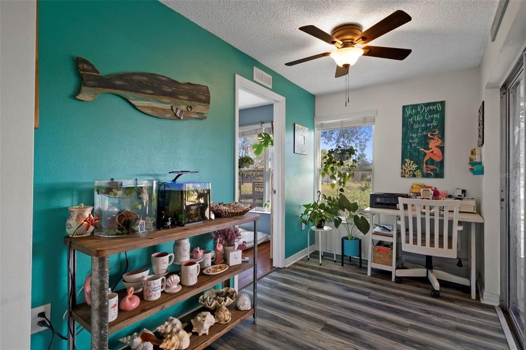 For Sale: $299,000 (3 beds, 2 baths, 1185 Square Feet)