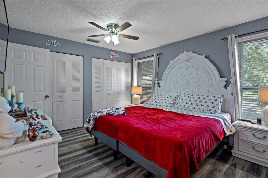 For Sale: $299,000 (3 beds, 2 baths, 1185 Square Feet)