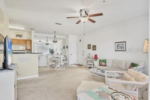 For Sale: $219,000 (2 beds, 1 baths, 1008 Square Feet)