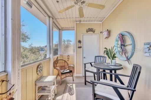 For Sale: $219,000 (2 beds, 1 baths, 1008 Square Feet)