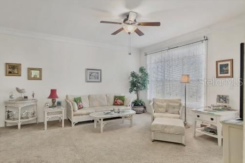 For Sale: $219,000 (2 beds, 1 baths, 1008 Square Feet)