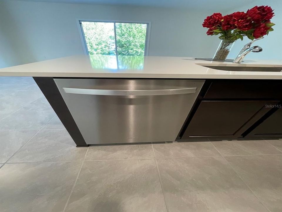 For Rent: $1,750 (3 beds, 2 baths, 1505 Square Feet)