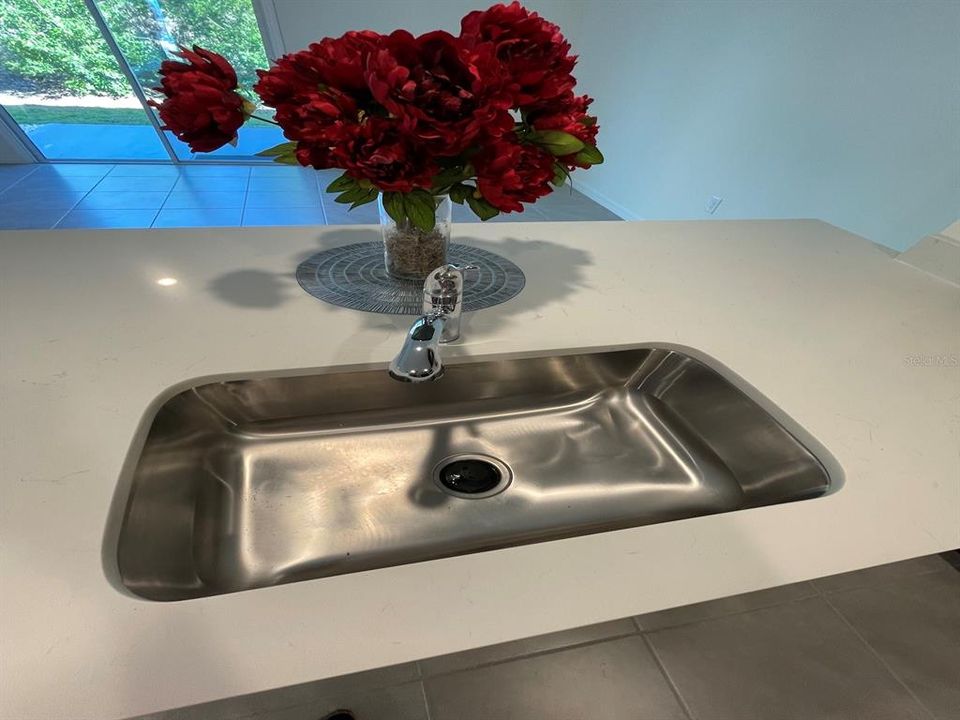 For Rent: $1,750 (3 beds, 2 baths, 1505 Square Feet)