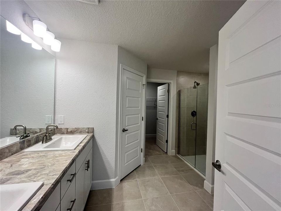 En Venta: $329,550 (4 camas, 2 baños, 1755 Pies cuadrados)