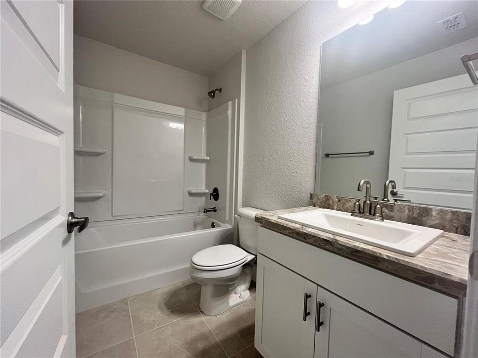 En Venta: $329,550 (4 camas, 2 baños, 1755 Pies cuadrados)