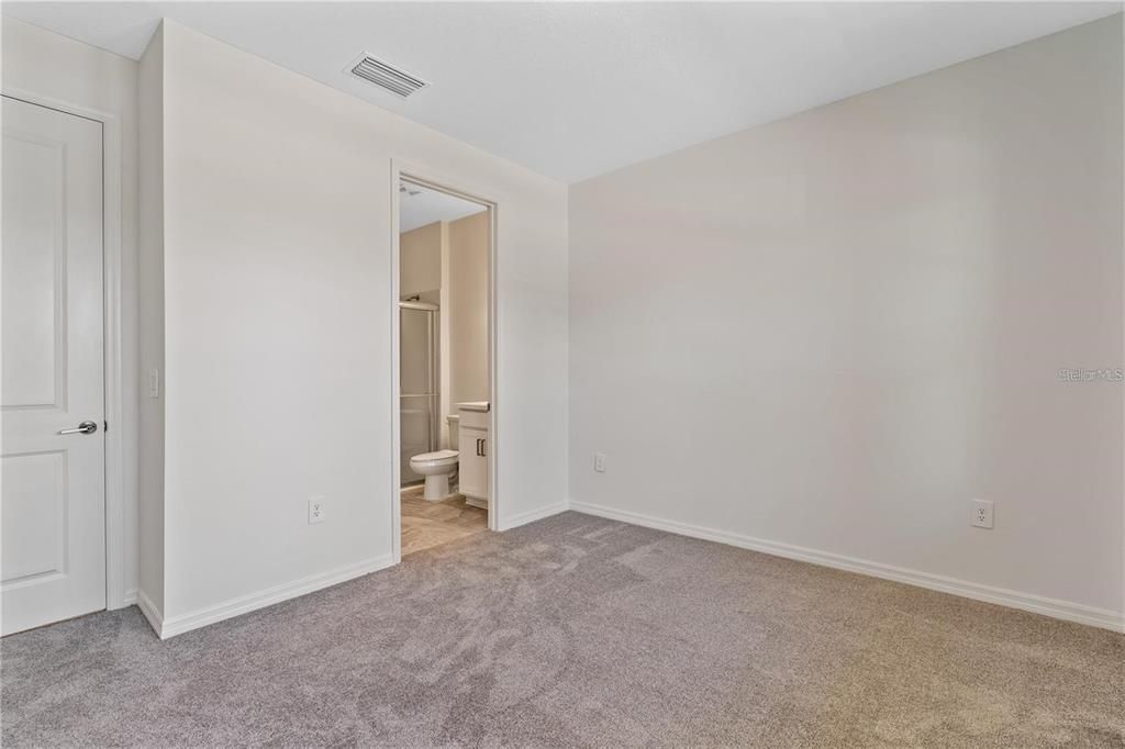 En Renta: $3,400 (4 camas, 3 baños, 2338 Pies cuadrados)