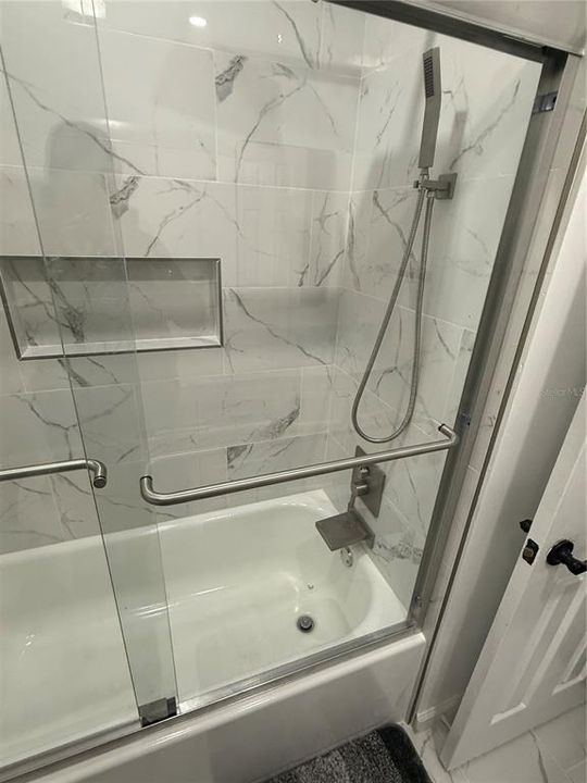 For Rent: $2,500 (3 beds, 2 baths, 1302 Square Feet)