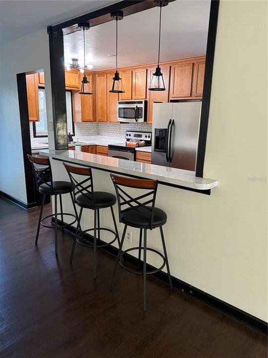 For Rent: $2,500 (3 beds, 2 baths, 1302 Square Feet)