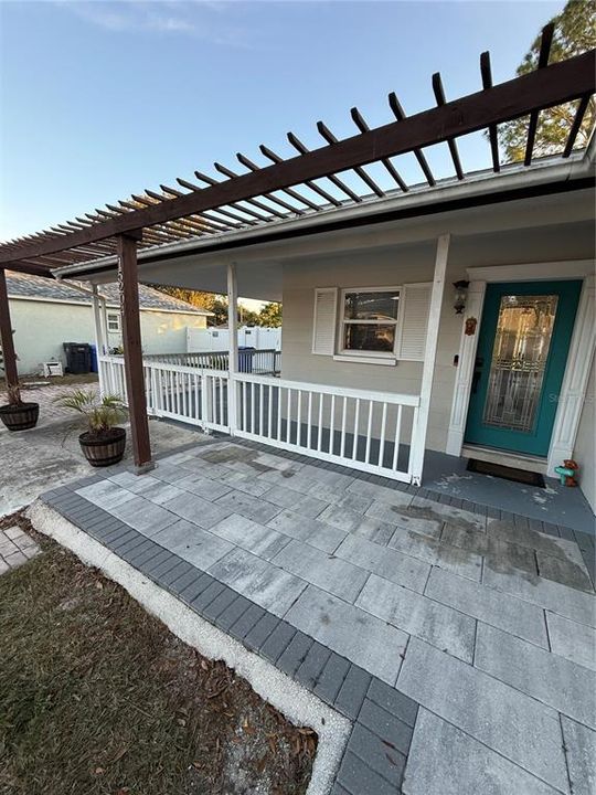 For Rent: $2,500 (3 beds, 2 baths, 1302 Square Feet)