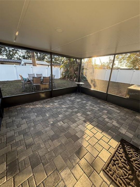 For Rent: $2,500 (3 beds, 2 baths, 1302 Square Feet)