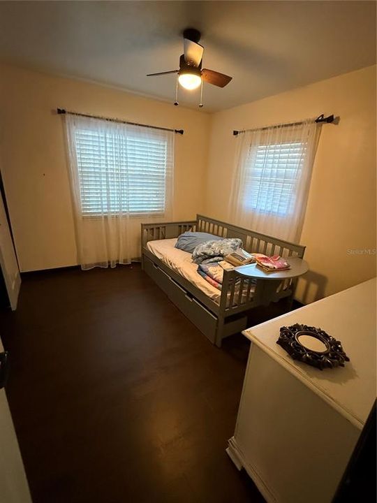 For Rent: $2,500 (3 beds, 2 baths, 1302 Square Feet)