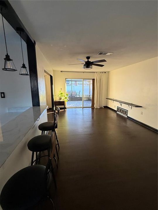 For Rent: $2,500 (3 beds, 2 baths, 1302 Square Feet)