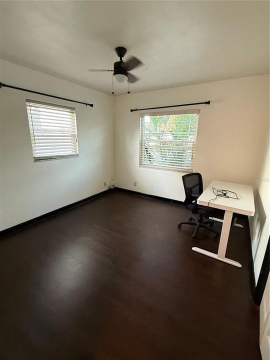 For Rent: $2,500 (3 beds, 2 baths, 1302 Square Feet)